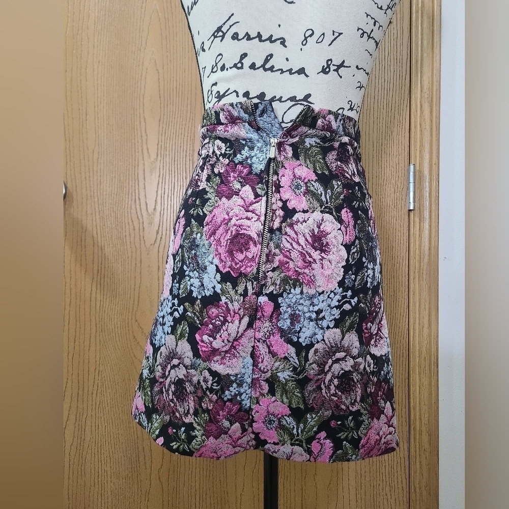 H&M Brocade Metallic Cottagecore Vintage Style Floral Print Pencil Skirt - Picture 2 of 5